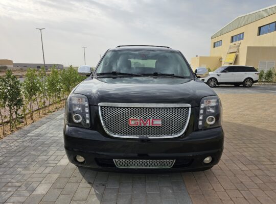 GMC YUKON SLT, GCC SPECS, 2012 FULL OPTION FOR SALE