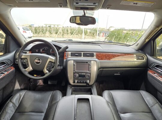 GMC YUKON SLT, GCC SPECS, 2012 FULL OPTION FOR SALE