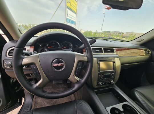 GMC YUKON SLT, GCC SPECS, 2012 FULL OPTION FOR SALE