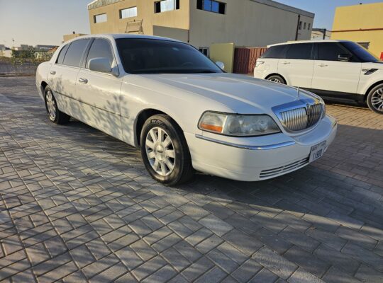 Lincoln Town Car Gcc, Executive L Edition 2005 for Sale