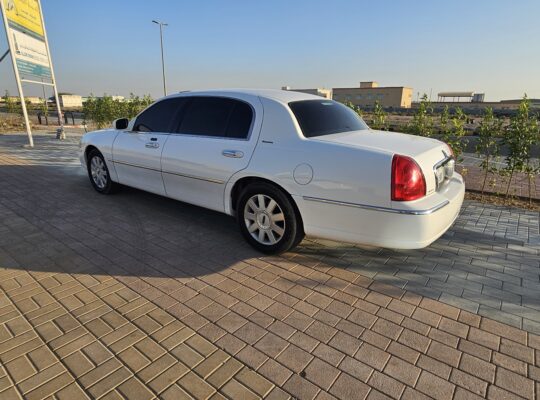 Lincoln Town Car Gcc, Executive L Edition 2005 for Sale
