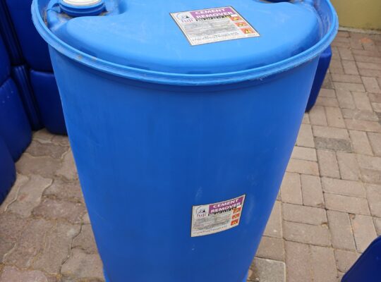 Cement remover for Trucks ( UAE No 1 Cement remover Chemical Supplier )
