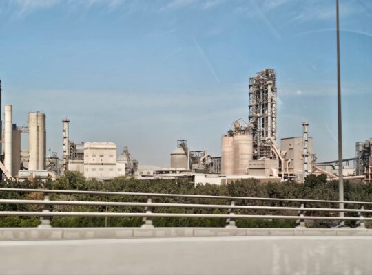 Industrial cement remover for large-scale projects ( Industrial Concrete remover supply in UAE )