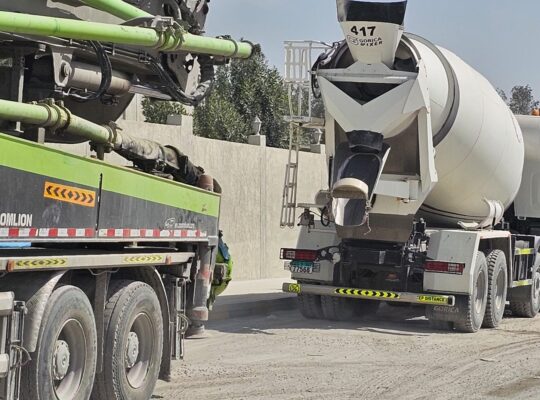 Cement remover for cleaning construction tools ( Construction Tools Cleaner in UAE )