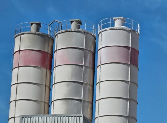Industrial cement remover for large-scale projects ( Industrial Concrete remover supply in UAE )