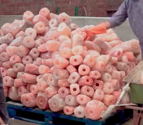 Salt licks for horses and cattle ( Buy pink rock salt for animals in AL AIN )