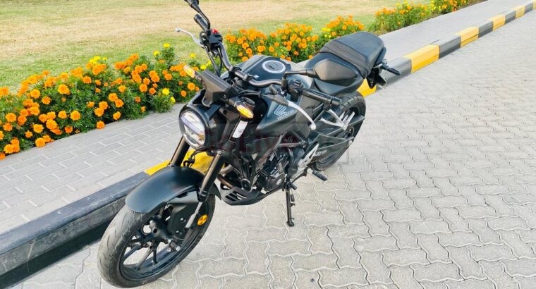 Honda CB300R 2022 (latest design) almost new, very low kms, purchased from Al Futtaim