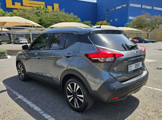 Nissan kick SV 2020, Original Paint, 1600cc, Only 72000 kms Driven for sale