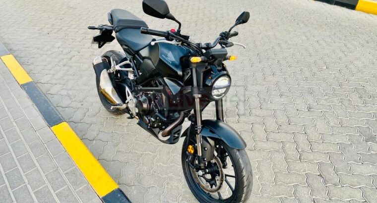 Honda CB300R 2022 (latest design) almost new, very low kms, purchased from Al Futtaim