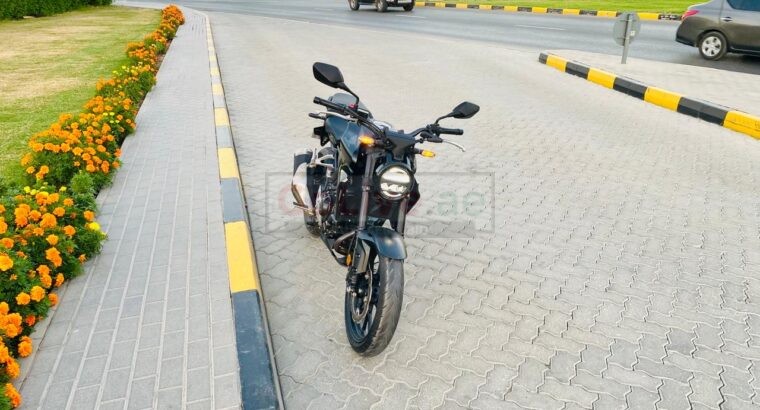 Honda CB300R 2022 (latest design) almost new, very low kms, purchased from Al Futtaim