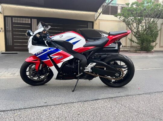 Used Honda CBR Motorcycle Buyer in dubai ( Professional Motorbike Buyers UAE )