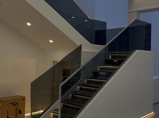 Specialized Works in Aluminium, Glass, MDF & More أعمال متخصصة في الألمنيوم، الزجاج، MDF وأكثر