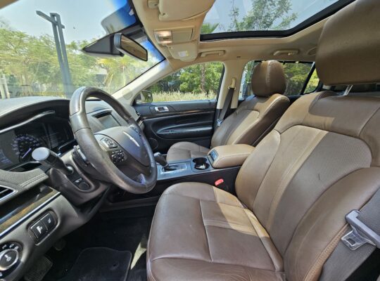 Lincoln MKT 2015, GCC Specs, 7 Seaters SUV, Excellent Condition