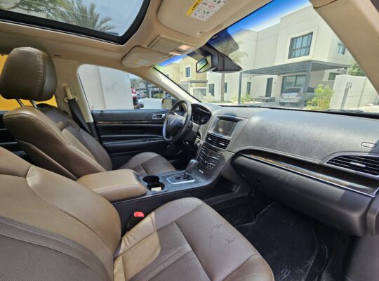 Lincoln MKT 2015, GCC Specs, 7 Seaters SUV, Excellent Condition