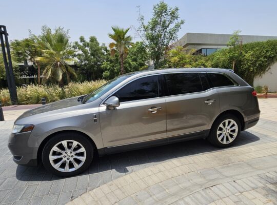 Lincoln MKT 2015, GCC Specs, 7 Seaters SUV, Excellent Condition