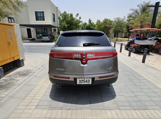 Lincoln MKT 2015, GCC Specs, 7 Seaters SUV, Excellent Condition