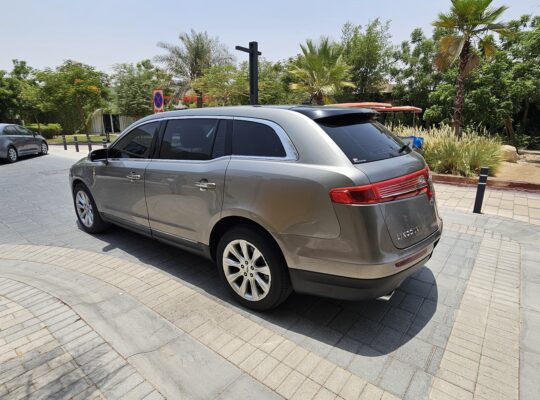 Lincoln MKT 2015, GCC Specs, 7 Seaters SUV, Excellent Condition