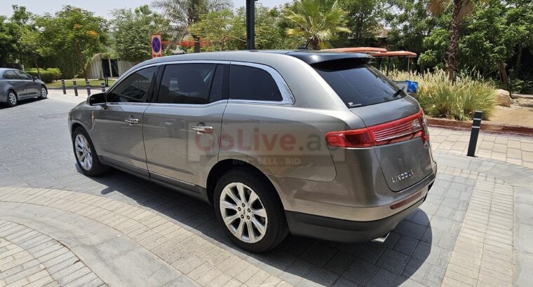 Lincoln MKT 2015, GCC Specs, 7 Seaters SUV, Excellent Condition
