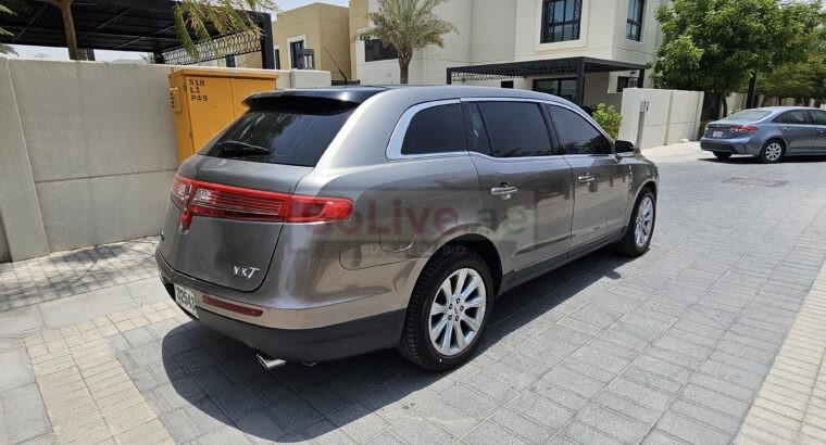 Lincoln MKT 2015, GCC Specs, 7 Seaters SUV, Excellent Condition