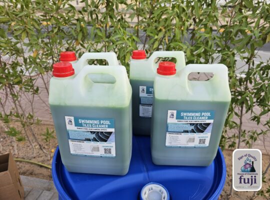 Best Swimming Pool Tiles Cleaner in Kuwait ( Fuji Pool Tiles Cleaner )