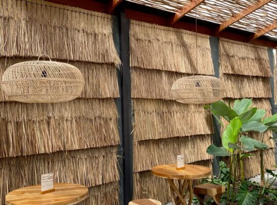 Natural thatch ceiling panels in UAE ( Natural thatch ceiling panels in Al Ras Dubai )
