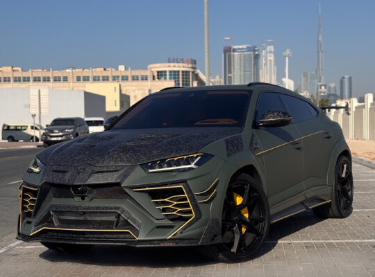 Lamborghini Urus 2021, American spec. With new bodykit and interior.