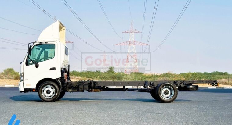 2019 Hino 916 bare chassis long wheel Gcc Japan made