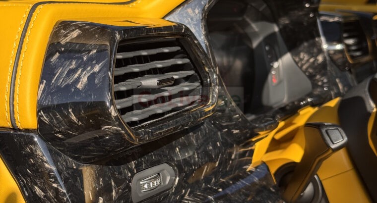 Lamborghini Urus 2021, American spec. With new bodykit and interior.