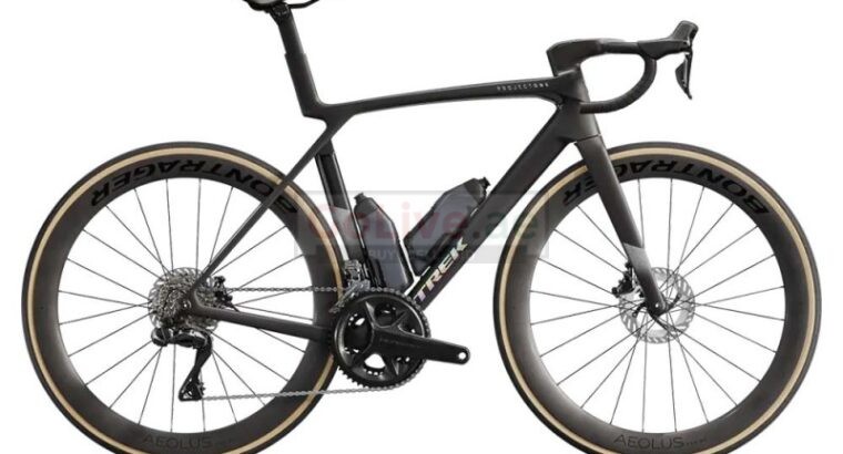 2025 Trek Madone SLR 7 Gen 8 Road Bike (CENTRACYCLES)
