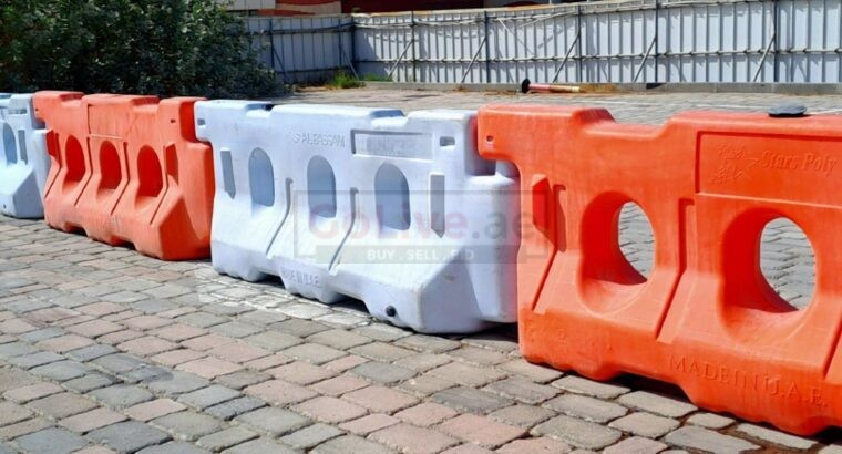 Water-Filled Barriers / Road Safety Barriers
