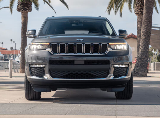 2022 jeep grand Cherokee l 4×4 limited