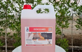 Fuji Heavy Grease Remover – Fast Results, No Scrubbing Needed