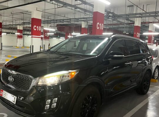 Clean Black Kia Sorento 2018