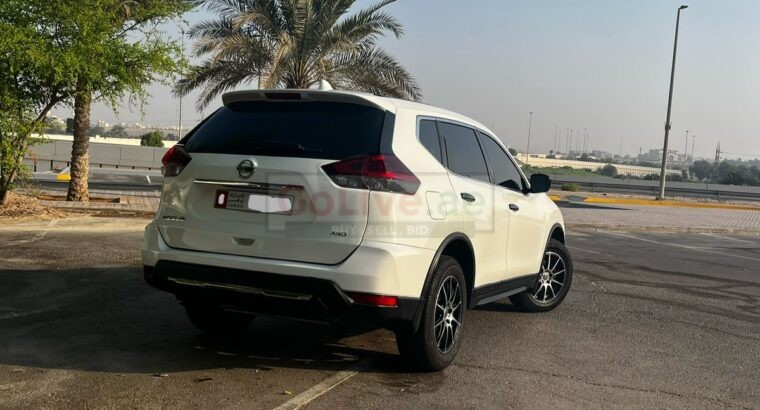 Low mileage only 79k Nissan Rogue (x-trail)