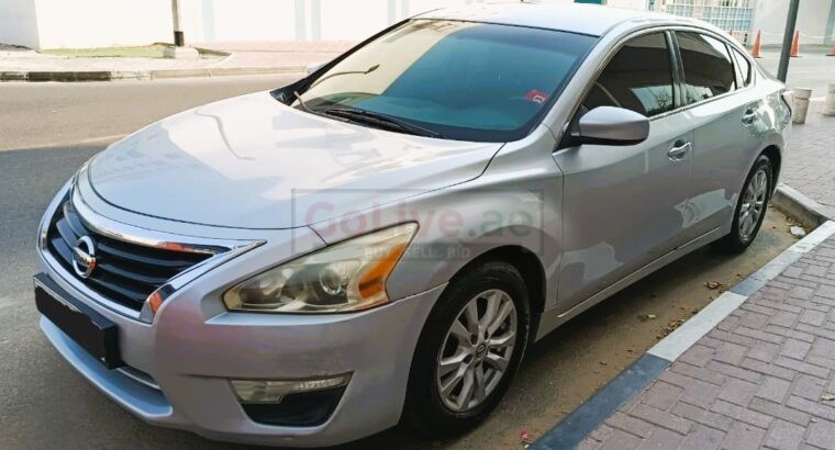 Nissan Altima 2014, Well maintained, GCC Specs, genuin KMs, No issues, no repairs needed, smooth drive, perfectly maintained. Just buy and drive!