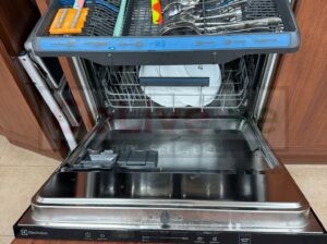 Electrolux Built-In Dishwasher | Excellent Condition