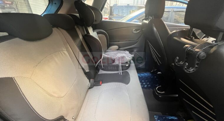 For sale: Renault Captur in excellent condition, carefully maintained and driven with care. This stylish and fuel-efficient compact SUV is perfect for city driving and long trips a