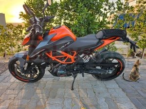 KTM Duke 390cc | GCC Specs | Less kms Motorcycle for sale