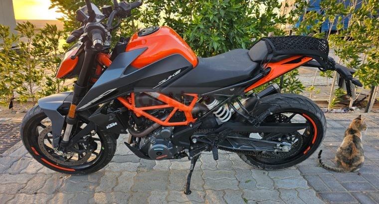 KTM Duke 390cc | GCC Specs | Less kms Motorcycle for sale