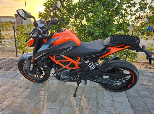 KTM Duke 390cc | GCC Specs | Less kms Motorcycle for sale